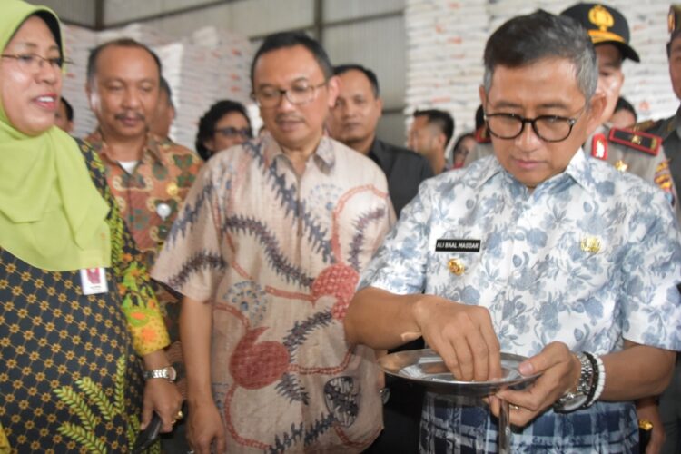 Gubernur Dituntut Tingkatkan SDM di Sulbar