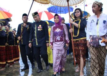 Meriah Erau Pelas Benua Kota Bontang Tahun 2017