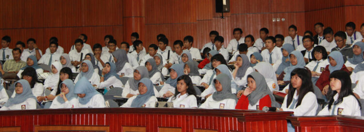 Beasiswa Protuntas, Untuk Siswa yang Kurang Mampu Baik Negeri Maupun Swasta