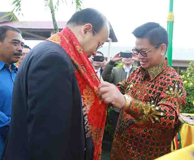 Tertarik Jembatan Bulan, Tawarkan Beasiswa untuk Mahasiswa Kaltara