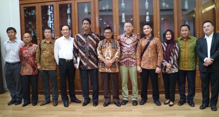 Investor China Seriusi Investasi Energi Hingga Jembatan Bulan
