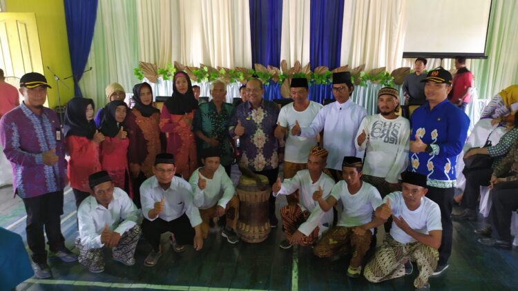 Yang Unik Penyerahan Bantuan KB Pria Vasektomi di Kecamatan Muara Bengkal