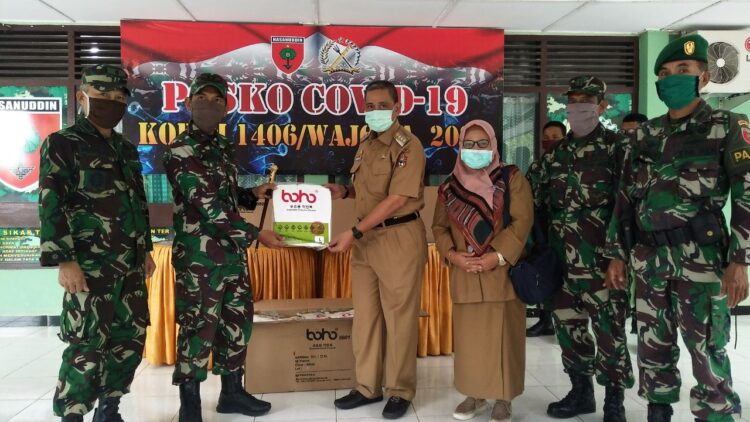 Kodim 1406/Wajo Serahkan Bantuan APD