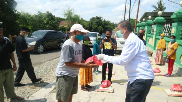 Kurangi Dampak Covid 19, Baitul Mal Wajo Salurkan 528 Paket Sembako