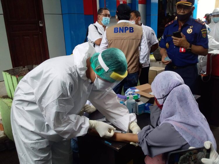 Samarinda Menuju Relaksasi New Normal, Pemkot Gelar Rapid Tes dan Swab Secara Massal di Beberapa Pasar