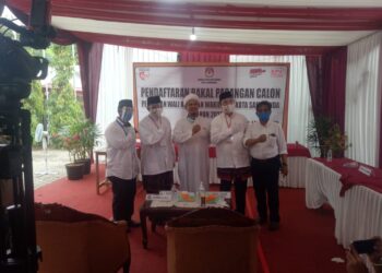 Naik Angkot, Zairin-Sarwono Mendaftar ke KPU Kota Samarinda