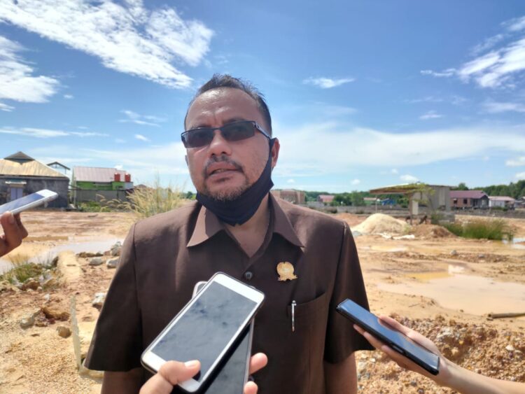 DPRD Tinjau Lokasi Jl. Kesejahteraan, Samad : Warga Selama ini Bangun Jalan Secara Swadaya