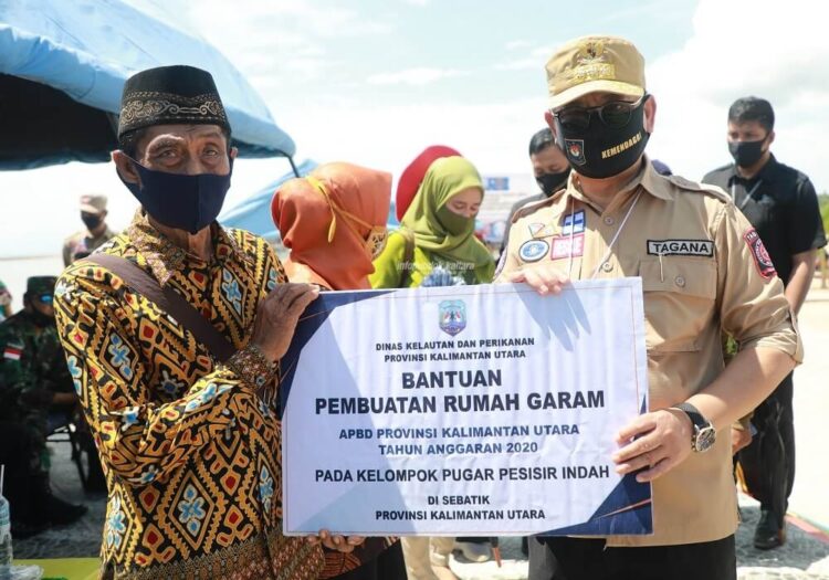 Selain APBN, Gubernur Serahkan Bantuan APBD