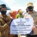 Selain APBN, Gubernur Serahkan Bantuan APBD