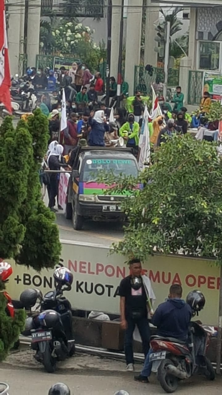 Hari ini Buruh dan Mahasiswa Kaltim Lakukan Unjuk Rasa Tolak UU Cipta Kerja