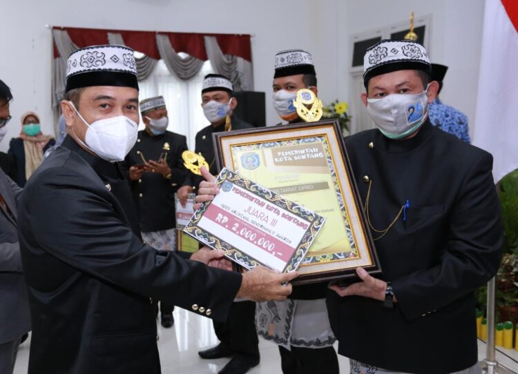 Sekretariat DPRD Bontang Juara III Terbaik Kelola Kearsipan