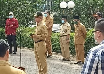 Di Rumjab, Jaang Serahkan Bantuan 1 Unit Mobil PCR dan 4 Mobil Ambulance