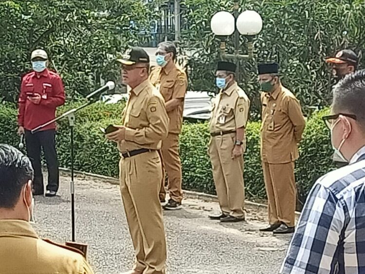 Di Rumjab, Jaang Serahkan Bantuan 1 Unit Mobil PCR dan 4 Mobil Ambulance
