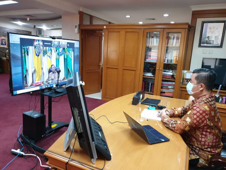 Ikuti Rakor Pilkada Serentak, Pjs Gubernur Imbau Paslon dan Tim Patuhi PKPU