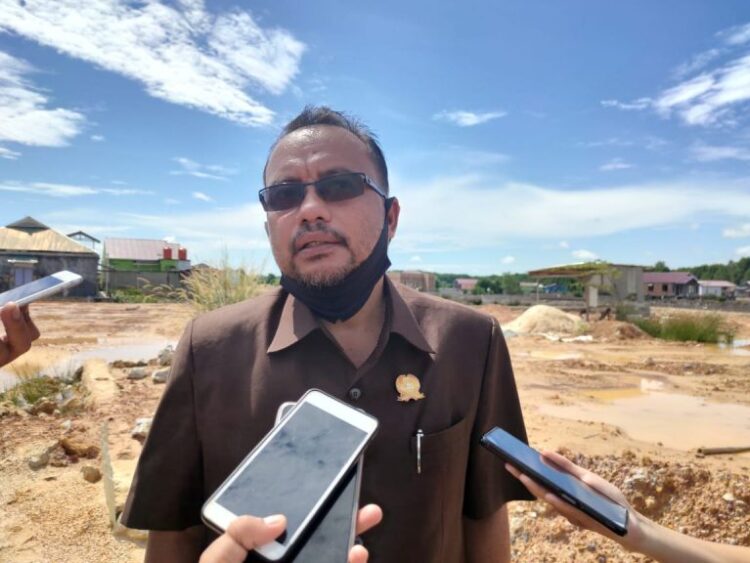 DPRD Tinjau Lokasi Jl. Kesejahteraan, Samad : Warga Selama ini Bangun Jalan Secara Swadaya