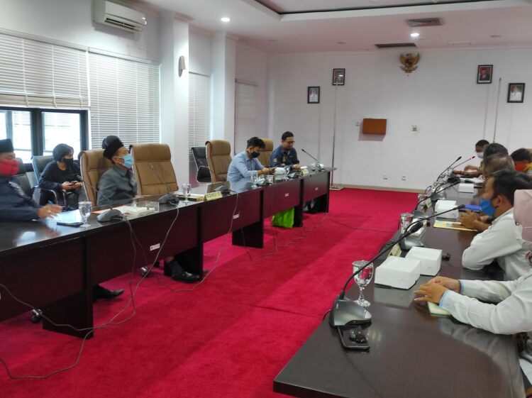 Tanggapi Keluhan Jalan Rusak, DPRD Adakan RDP untuk Bahas Perbaikan