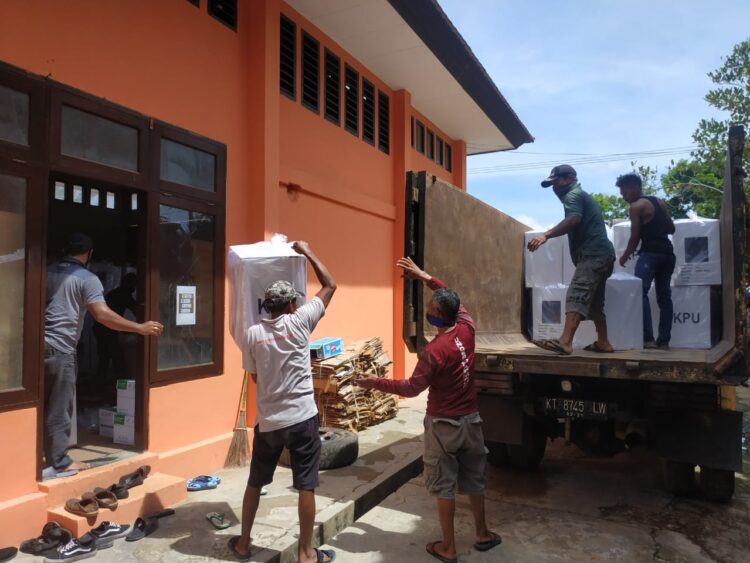 KPU Distribusikan Logistik Pilkada Kukar Dari Kecamatan Terjauh, Terakhir di Tenggarong