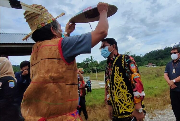 Gubernur Hadiri Acara Selesai Panen Masyarakat Desa Long Sam
