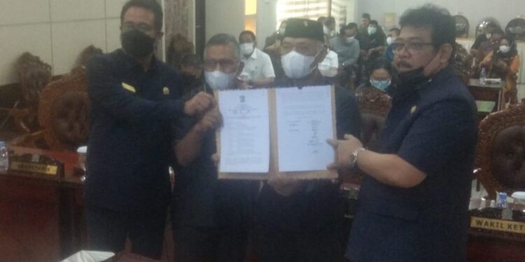 DPRD dan Walikota Balikpapan tanda tangani KUA PPAS 2022 sebesar 2,1 Triliun