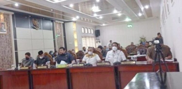 DPRD Balikpapan Gelar Rapat Paripurna,  Pandangan Umum Fraksi terhadap APBD-Perubahan  2021