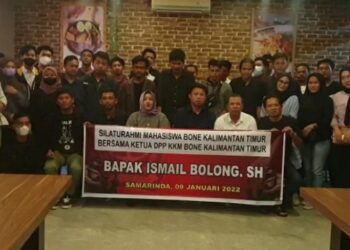 Keluarga Mahasiswa Bone diskusi dan bersilaturahmi dengan Ismail Bolong Ketua DPP KKMB Kaltim – Infobenua.id