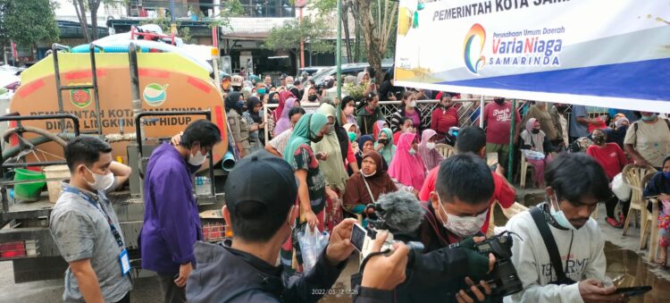Pemkot Samarinda Melalui Disdag Mulai Melakukan Pendistribusian Minyak Goreng Curah, Per KK Dibagikan 2 Liter