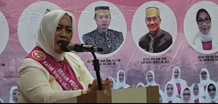 MAHDALENA RESMI NAKHODAI IWK BONE KALTIM