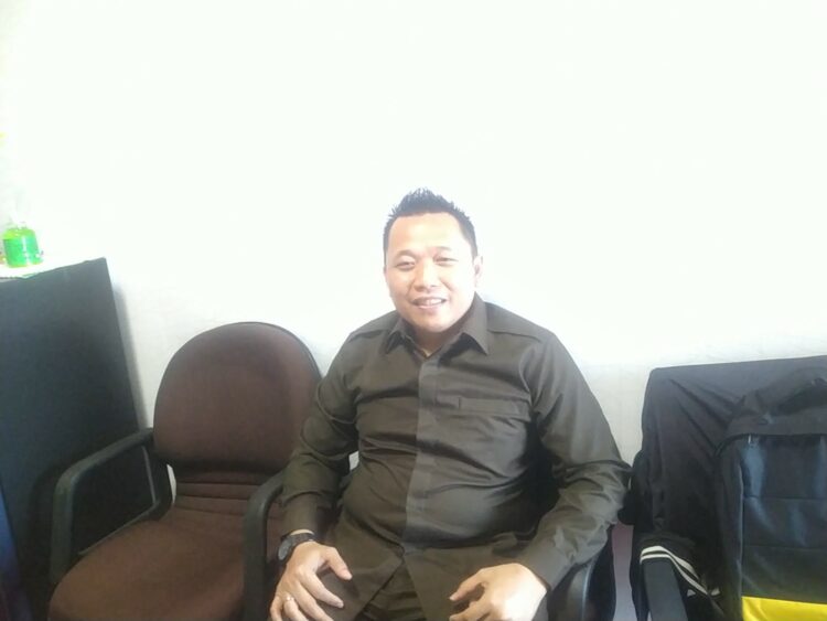 Presiden Joko Widodo Memutuskan  Menyalurkan  (BLT) minyak goreng kepada 20,5 juta Keluarga Yang Termasuk Dalam Daftar BPNT dan PKH,Harapan Deni Hakim Pemerintah Menekan Harga Minyak goreng